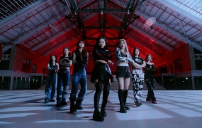 PURPLE KISS - Nerdy (MKV-396M)