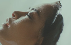 Hoàng Thùy Linh, Kimmese - Fall In Love(WEB-311M)