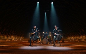 2CELLOS - Cryin'(MKV-458M)