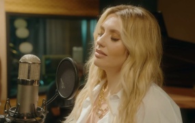 M-22, Ella Henderson - Heartstrings (Acoustic)(MKV-221M)