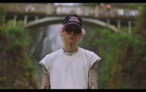 Machine Gun Kelly - 9 lives(MKV-225M)