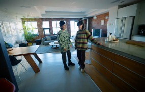 Tegan and Sara - Smoking Weed Alone(MKV-360M)