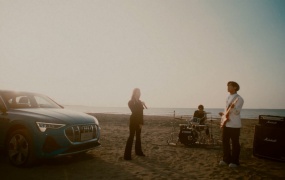 告五人 - 在未来的你跟我说声嗨(MKV-392M)