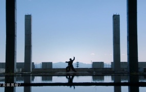 达闻西乐队 - 末日恋曲(WEB-540M)