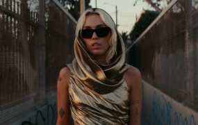 Miley Cyrus - Flowers(MKV-251M)