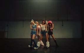 KISS OF LIFE - Shhh (MKV-530M)