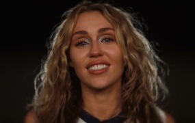 Miley Cyrus - Used To Be Young(MKV-205M)