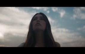 Madison Beer - Spinnin(WEB-84M)