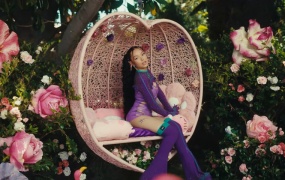 Bella Poarch, Lauv - Crush(MKV-264M)
