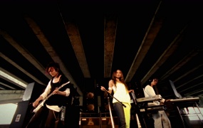 F.I.R.飞儿乐团 - 你的微笑(4K UltraHD-MKV-469M)