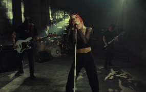 Taylor Acorn, Cassadee Pope - Coma(MKV-377M)