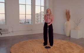 Madilyn Bailey - Petals (Acoustic Version)(MKV-255M)