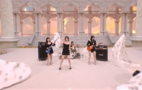 QWER - Discord(MKV-232M)