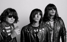 blink-182 - DANCE WITH ME(MKV-360M)