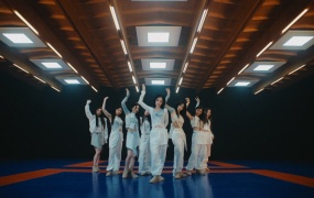 tripleS - Invincible(Bugs-2.27G)