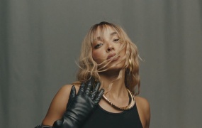 Tinashe - Uh Huh(WEB-127M)