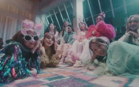 NiziU - Lucky Star(MKV-343M)