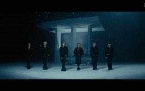 威神V - On My Youth (遗憾效应)(MKV-466M)