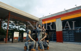 Queenz Eye - UN-NORMAL (Bugs-1.26G)