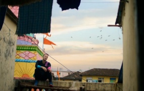 Coldplay, Beyoncé - Hymn For The Weekend(WEB-133M)