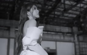 颂乐 (솔라) - Love Has Gone(MKV-214M)