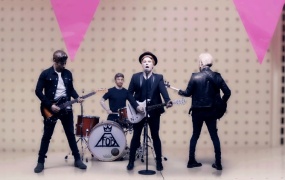 Fall Out Boy, Demi Lovato - Irresistible(TS-93M)