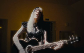 FLØRE - HAPPY NEVER AFTER(MKV-221M)