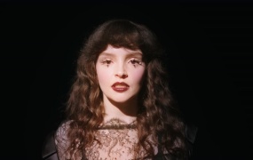 Lauren Mayberry - Change Shapes(MKV-304M)