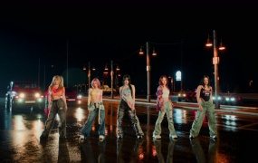 Loossemble - Girls' Night(MKV-386M)