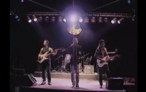 黑豹乐队 - Don't Break My Heart(WEB-61M)