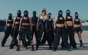 Bebe Rexha - Chase It (Mmm Da Da Da)(MKV-198M)