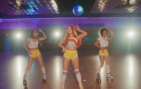 Bonnie McKee - Jenny's Got a Boyfriend(MKV-373M)