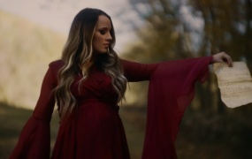 Gabby Barrett - Growin’ Up Raising You(MKV-246M)