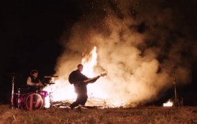 Twenty One Pilots - Navigating(MKV-379M)