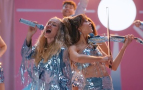 Lindsey Stirling, Walk Off The Earth - Survive(MKV-258M)