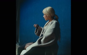 Camila Cabello - Chanel No.5(MKV-319M)