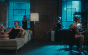 Becky Hill - Multiply(MKV-195M)