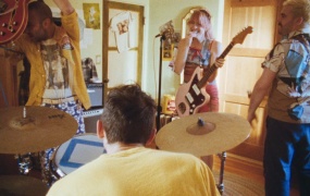 Charly Bliss - Waiting For You(WEB-291M)