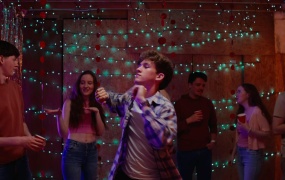 Jettee - Dancing Alone(MKV-218M)