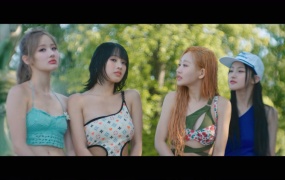 KISS OF LIFE - Sticky (Bugs-1.3G)