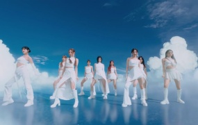 NiziU - RISE UP(MKV-396M)