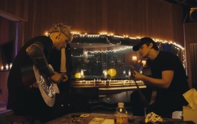 mgk, YUNGBLUD - I Think I’m OKAY (Sad Version)(MKV-406M)