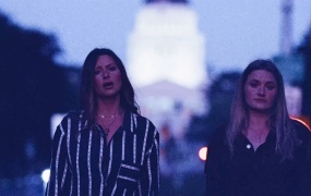 Aly & AJ - Sirens(MKV-689M)