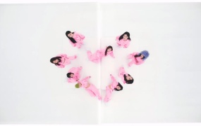 TWICE, Megan Thee Stallion - Strategy(MKV-380M)