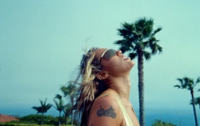 Miley Cyrus - Jaded(MKV-380M)