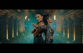 Leslie Grace, Becky G - Díganle(WEB-126M)