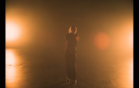 Alesso, Becky Hill - Surrender(WEB-170M)