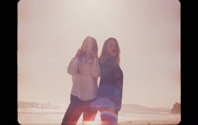 Aly & AJ - Next To Nothing(MKV-404M)