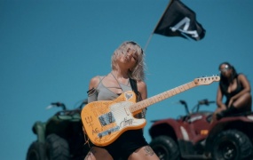 Lights - CLINGY(MKV-272M)