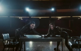 Halsey, Amy Lee - Hand That Feeds(WEB-95M)